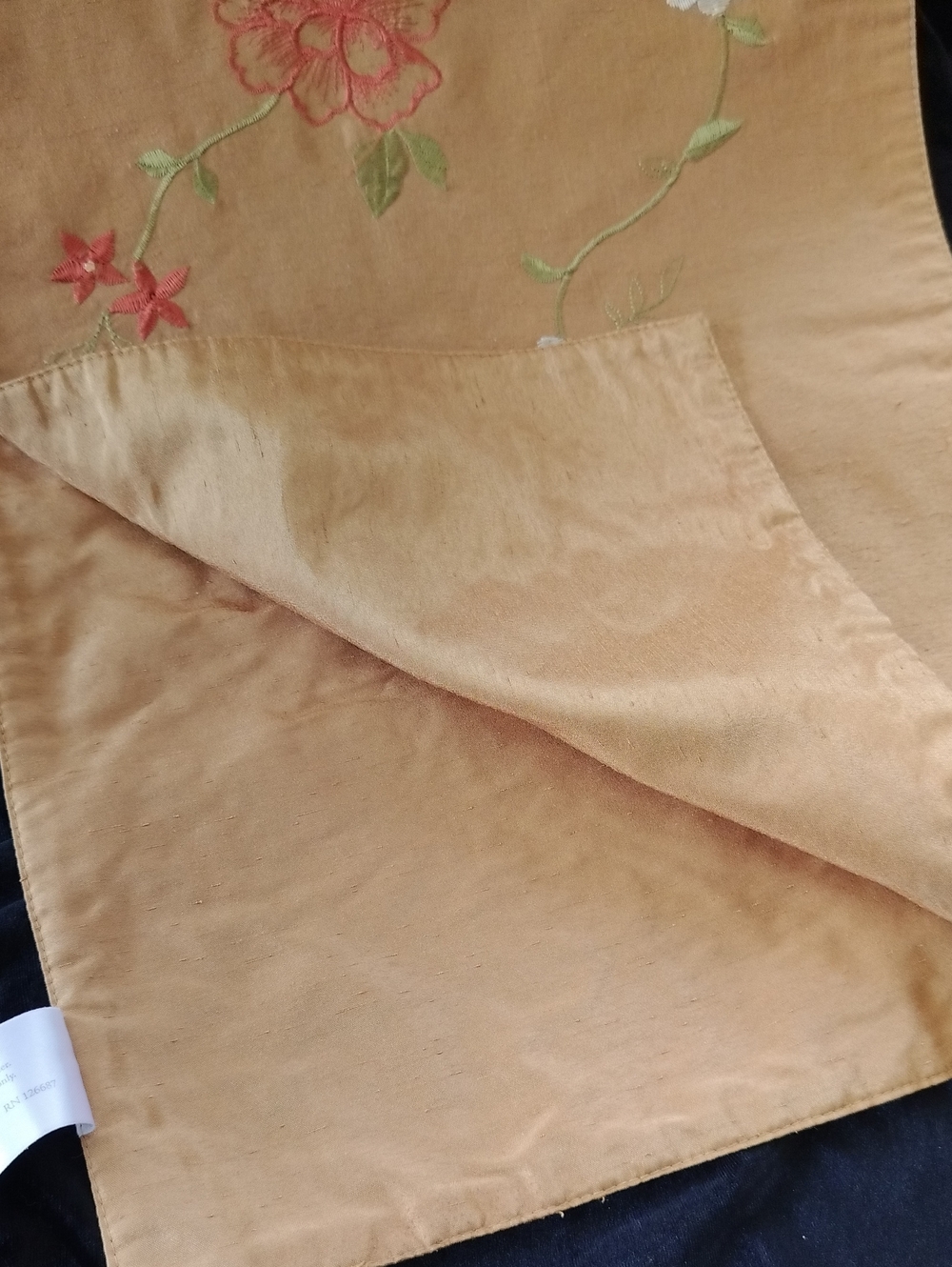 Table Runner Floral Design - Picture 4 of 4